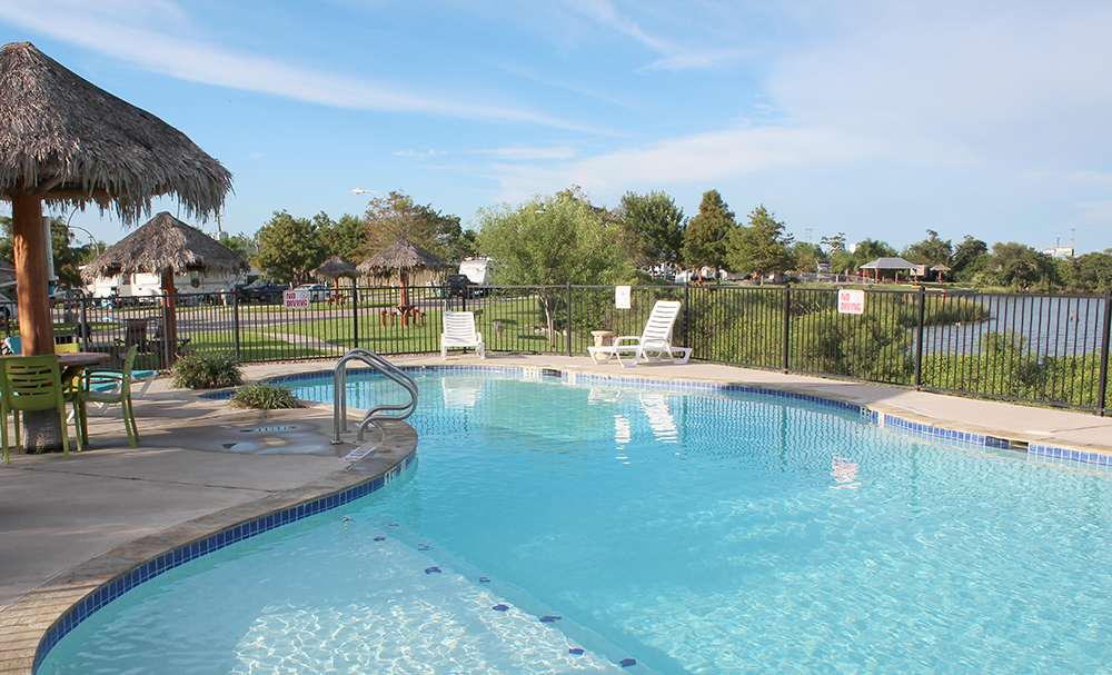 Kemah RV | Family friendly RV Park | Laundry on Site | Pools | Fishing